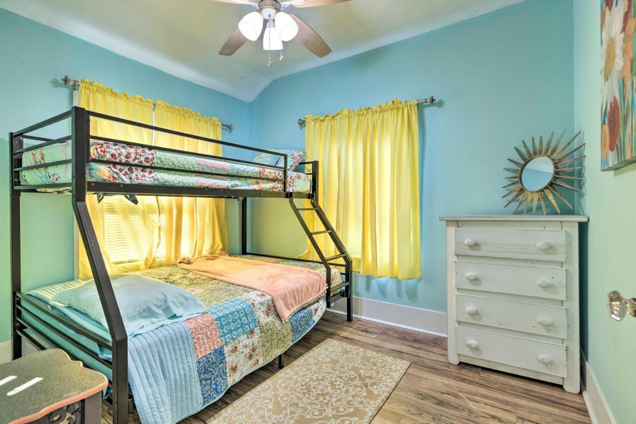 Beachside Getaway - Walk To Gulf, Pier And Casino! Villa Gulfport Exteriör bild