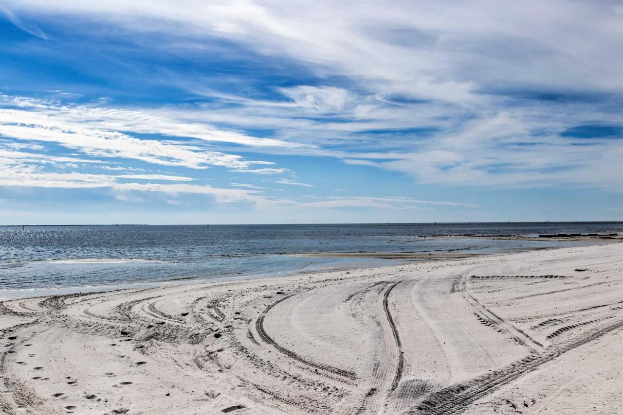 Beachside Getaway - Walk To Gulf, Pier And Casino! Villa Gulfport Exteriör bild