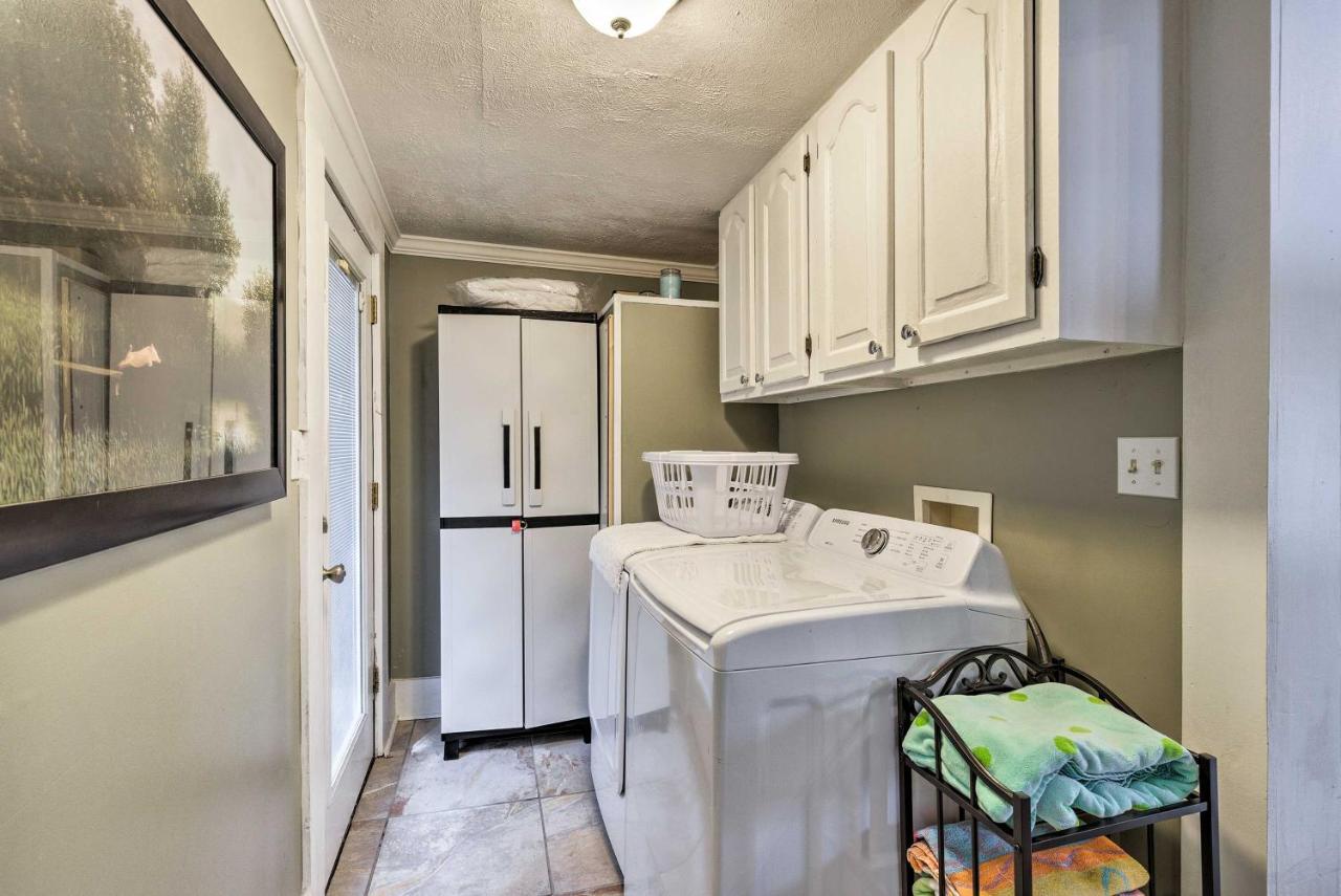 Beachside Getaway - Walk To Gulf, Pier And Casino! Villa Gulfport Exteriör bild